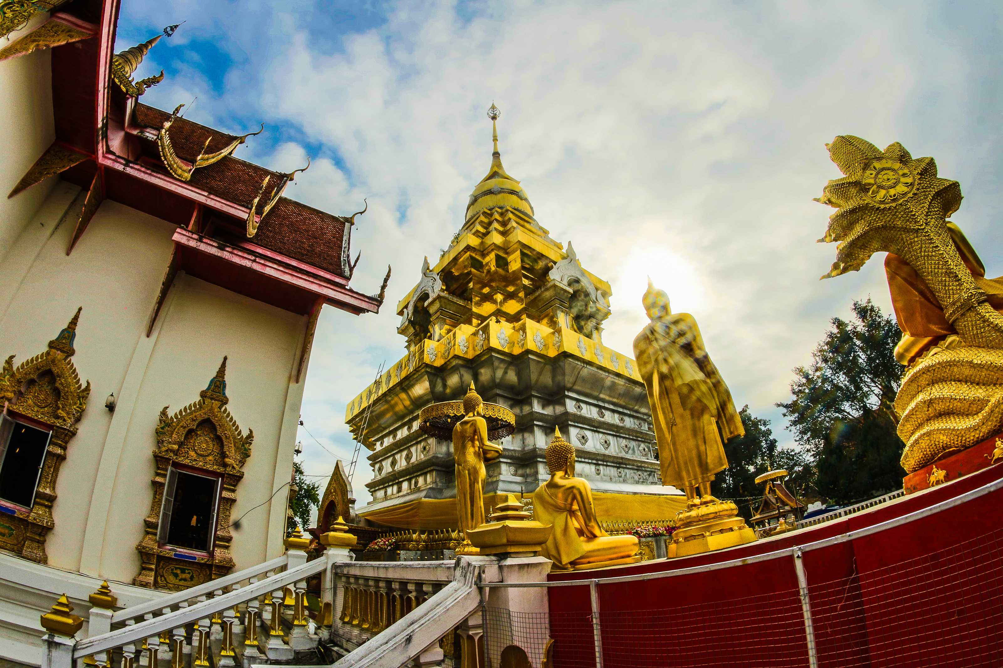 Обзор монастырей Таиланда, правила посещения для туристов Как можно пожить иностранцу в роли монаха в монастырях