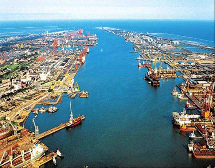 Какой самый большой порт в мире 2021?