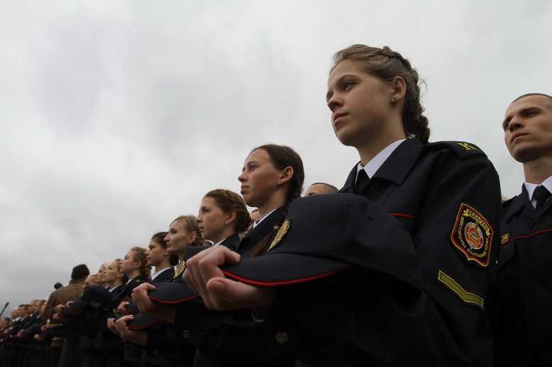 Военное после 11 класса для мальчиков. Военные училища в Новосибирске после 9 класса. Военные вузы для девушек. Военное училище после 9 класса. Военный колледж после 9 класса для девушек.