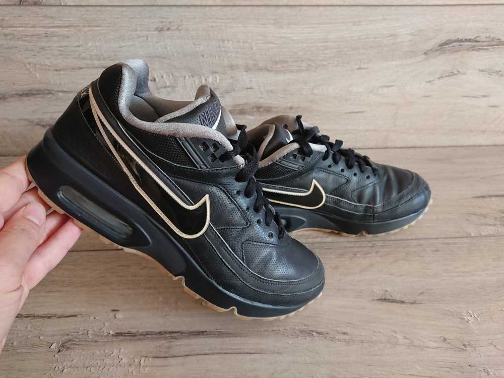 Легендарные кроссовки. Кожаные найки 1994. Легендарные кроссовки найк. Кроссовки Nike кожаные мужские натуральная кожа.